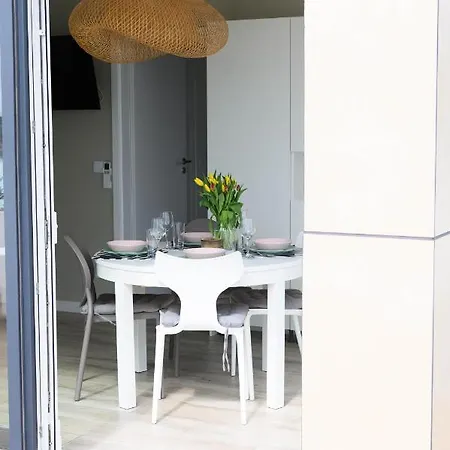 Z Tarasem 아파트 레왈